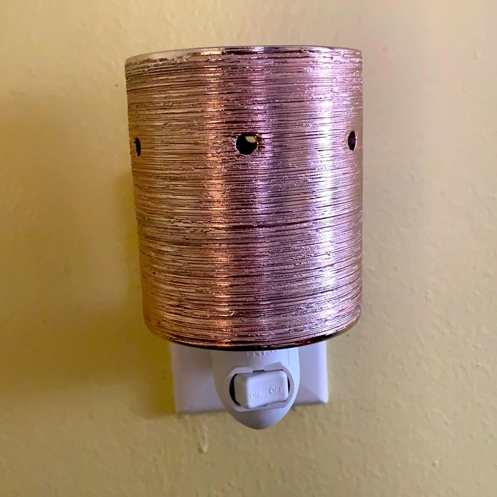 Scentsy Rose Gold Plug In